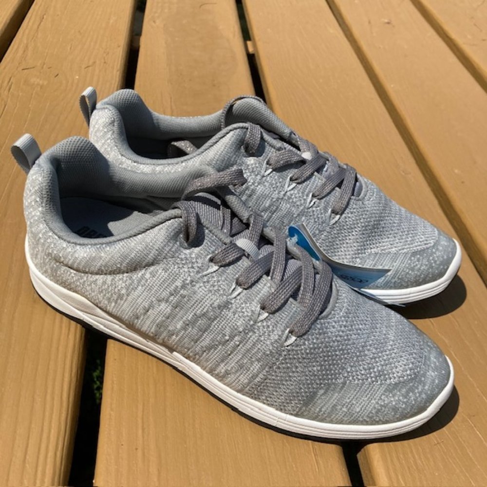 WOMEN'S DREW GALAXY WALKING SHOE, 9WW GREY/WHITE KNIT, NEW WITH BOX AND TAGS